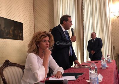 Xylella, decreti attuativi pronti, ma manca la firma. Vertice Lezzi-Emiliano. Produzione dell’olio a -73% - Corriere Salentino