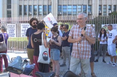 No Tap in protesta davanti alla Procura: “Forti con i deboli, deboli con i forti” - Corriere Salentino