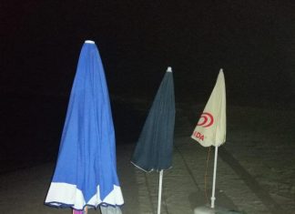 Ombrelloni “segnaposto” a Ferragosto, altri sequestri a Torre Squillace