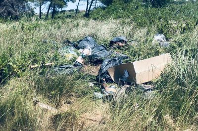 La carica dei maleducati: rifiuti abbandonati, palle che colpiscono donne incinte e occupazioni abusive - Corriere Salentino