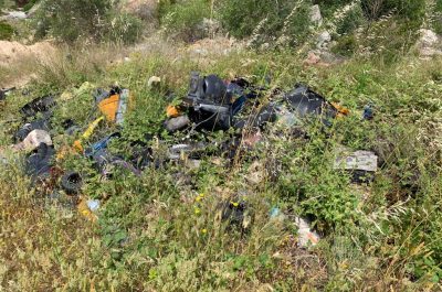 La discarica fantasma a due passi da Lecce che tutti ignorano: un camion scarica periodicamente e poi brucia - Corriere Salentino