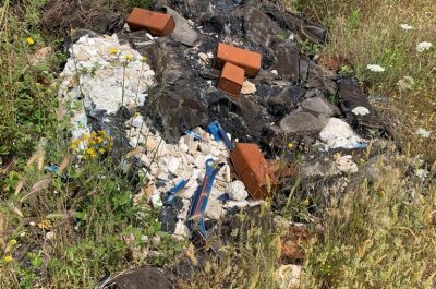 La discarica fantasma a due passi da Lecce che tutti ignorano: un camion scarica periodicamente e poi brucia - Corriere Salentino