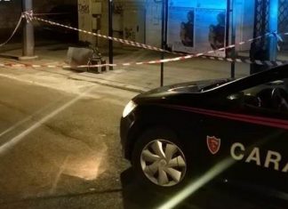 Lascia un trolley pieno di rifiuti vicino Postamat e scatta l’allarme bomba, le telecamere lo incastrano