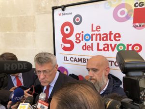 All’Apollo tutte le istituzioni dialogano con la Cgil: il ministro Provenzano, Emiliano, Salvemini e Minerva - Corriere Salentino