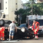 Schianto in città, un’auto si ribalta e una donna resta incastrata: paura ai Salesiani - Corriere Salentino