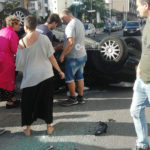 Schianto in città, un’auto si ribalta e una donna resta incastrata: paura ai Salesiani - Corriere Salentino