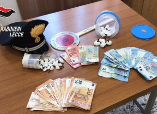 Cocaina in dosi nascosta nell’armadio e denaro in contanti: in arresto un 40enne