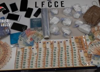 Oltre un chilo di cocaina tra Lecce e Monteroni, spunta anche una pistola: tre arresti