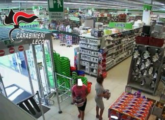 Rubano pentole dal centro commerciale, i filmati le incastrano: denunciate due giovani