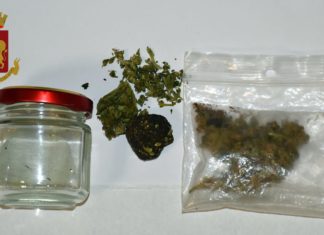A Gallipoli con hashish e marijuana, nei guai due giovani turisti