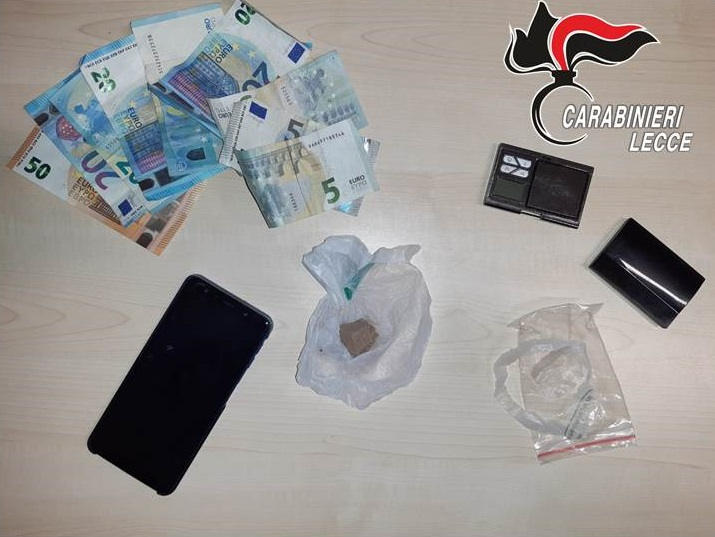 Marijuana, hashish ed eroina: in tre finiscono ai domiciliari per spaccio - Corriere Salentino
