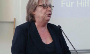 Elena Gentile sfida Emiliano alle primarie. Il governatore: “Sono contento!” - Corriere Salentino