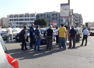 Lo stress del ticket al Foro Boario, con file immense a causa di un solo parchimetro