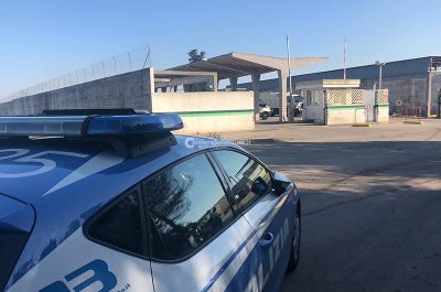 Fiamme nel deposito della Monteco, rogo distrugge tre mezzi: si indaga sulle cause - Corriere Salentino