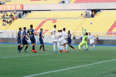 Amichevole Lecce-Cosenza 2-1, primo gol di Babacar - Corriere Salentino