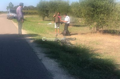 Travolto in bici da un'auto in corsa: turista 57enne muore in ospedale - Corriere Salentino