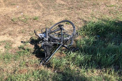 Travolto in bici da un'auto in corsa: turista 57enne muore in ospedale - Corriere Salentino