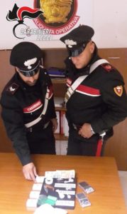 In casa cocaina, hashish e marijuana per lo spaccio: arrestato 37enne - Corriere Salentino