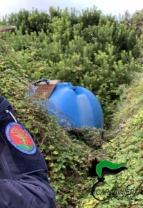 Rifiuti dati alle fiamme su terreno agricolo, reflui del lido stoccati in cisterne abusive: scattano due denunce - Corriere Salentino