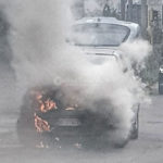 L'auto prende fuoco all'improvviso, automobilista riesce a scendere per tempo e si mette in salvo - Corriere Salentino