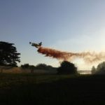 Incendi, giornata nera: fiamme raggiungono case ed asilo. Brucia Rauccio, Canadair in azione - Corriere Salentino
