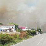 Incendi, giornata nera: fiamme raggiungono case ed asilo. Brucia Rauccio, Canadair in azione - Corriere Salentino