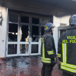 Nuovo raid incendiario contro agenzia funebre, le fiamme distruggono il deposito - Corriere Salentino