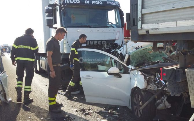 Insegnante muore schiacciata tra due tir, indagato il conducente del mezzo che l'ha tamponata - Corriere Salentino