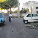 Stop non rispettato, scontro all'incrocio nel centro del paese: corsa in ospedale per una ragazza incinta - Corriere Salentino