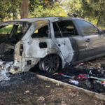 Due roghi d'auto nella notte in città: fiamme davanti al Fazzi e nel centro di Lecce - Corriere Salentino