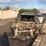 Rogo alla periferia di Lecce, alle fiamme la Jeep di una bancaria: nei filmati l'autore del raid - Corriere Salentino