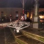 Maltempo, a Presicce crollano luminarie prima della messa: paura all'ingresso della chiesa - Corriere Salentino