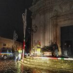 Maltempo, a Presicce crollano luminarie prima della messa: paura all'ingresso della chiesa - Corriere Salentino