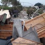 Il Salento nella morsa del maltempo: divelti alberi, cartelloni e impalcature. Pini caduti sulle scuole - Corriere Salentino