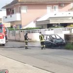 Riavvia l'auto dopo il rifornimento ed il mezzo va a fuoco: tragedia sfiorata nell'area di servizio - Corriere Salentino