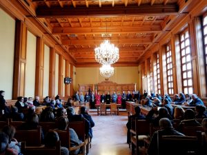 Provincia, gli auguri di Natale con il vescovo e i saluti ai dipendenti che vanno in pensione - Corriere Salentino