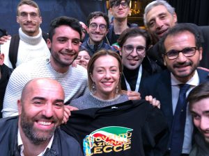 Bagno di folla per Giorgia: "Sardine sono il Pd mascherato". Trattative aperte per il candidato presidente - Corriere Salentino