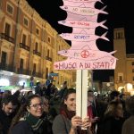 Le sardine in Piazza Sant’Oronzo cantano “Bella ciao” e lanciano il grido di battaglia antisovranista - Corriere Salentino
