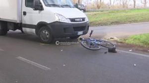 Travolto da un furgone mentre è in sella alla bici, grave in ospedale un anziano ciclista - Corriere Salentino