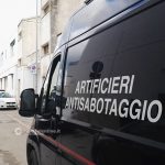 Fanno esplodere bancomat, ma il forziere resta blindato: banditi in fuga a mani vuote - Corriere Salentino