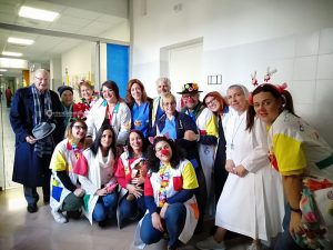 Clownterapia con mons. Vito Angiuli, missione sorriso tra le corsie dell’ospedale Cardinale Panico di Tricase - Corriere Salentino