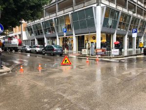 Guasto alla rete elettrica: intere zone del centro senza luce. Tanti i disagi - Corriere Salentino