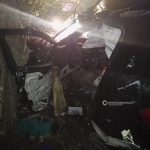 Violento schianto contro un albero: rimane incastrato tra le lamiere dell’auto. Ferito in codice rosso - Corriere Salentino