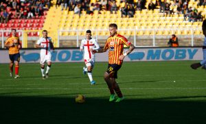 Le pagelle di Lecce - Genoa: Lucioni così no va. Falco, partita da fuoriclasse che è destinato a diventare - Corriere Salentino