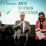 Il Premio Arte, Scienza e Coscienza all’Apollo commuove, entusiasma e stupisce il pubblico - Corriere Salentino