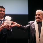 Il Premio Arte, Scienza e Coscienza all’Apollo commuove, entusiasma e stupisce il pubblico - Corriere Salentino