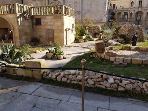 Ecco il presepe in Piazza Duomo, con l’ “Arcu de Pratu” come grotta - Corriere Salentino