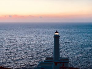Gli appuntamenti al Faro di Punta Palascìa: il 1 gennaio alba con rituale di pace, live di Redi Hasa - Corriere Salentino