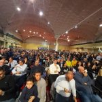 La prova di forza di Matteo Salvini a Bari, sfida interna a FdI e a Emiliano: qualcuno urla “No a Fitto” - Corriere Salentino