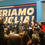 La prova di forza di Matteo Salvini a Bari, sfida interna a FdI e a Emiliano: qualcuno urla “No a Fitto” - Corriere Salentino